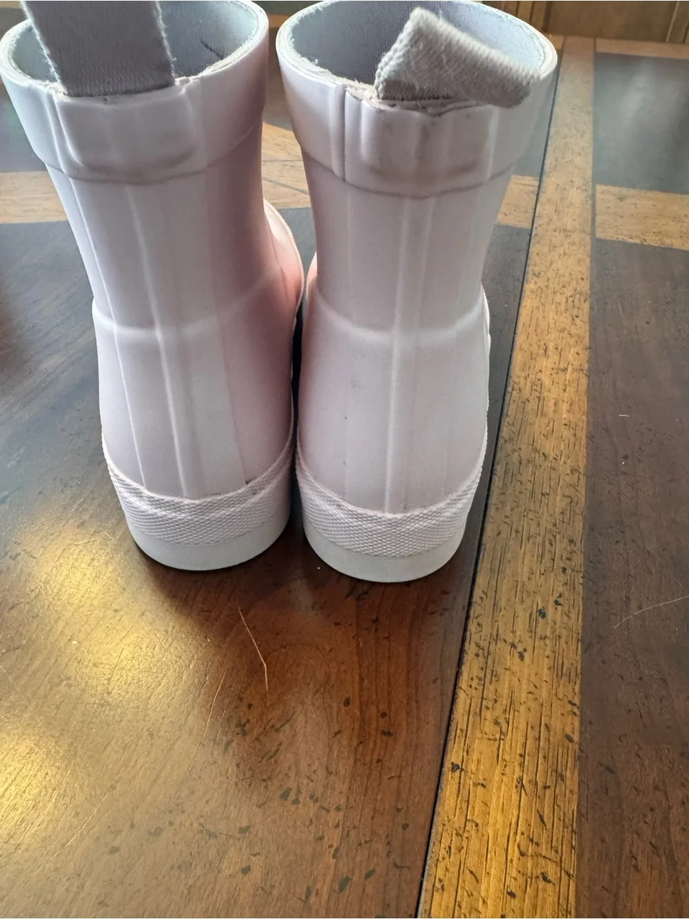 Hunter Kids Light Pink Rain Boots with Logo - size UK1 US2